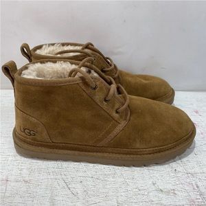 Gently Used UGG Australia Neumel Chukka Boot W/ Lining  Chestnut Wmn's US 9